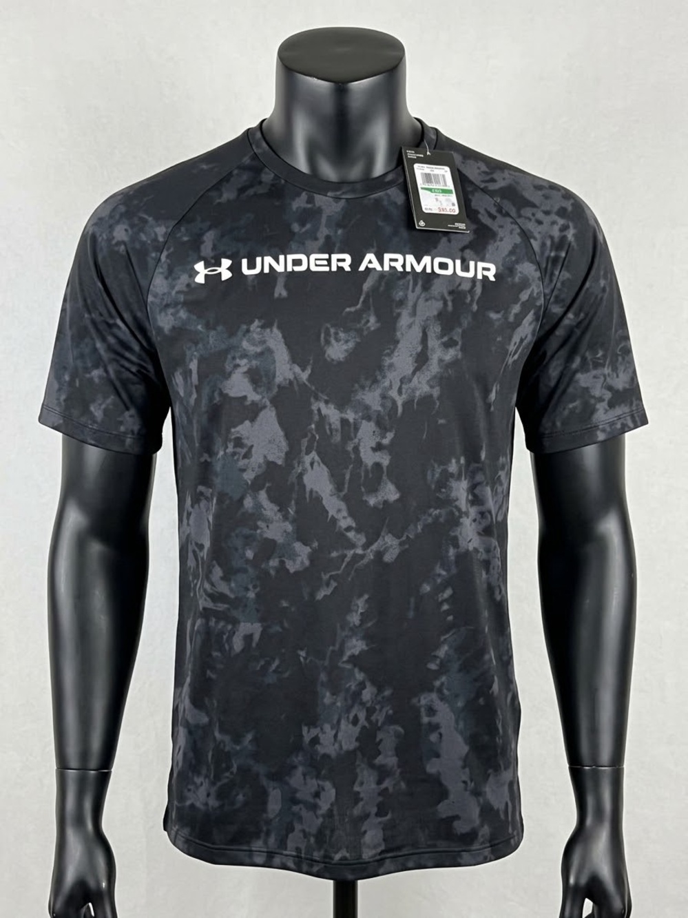 NWT Camo Men’s Under Armour shirt